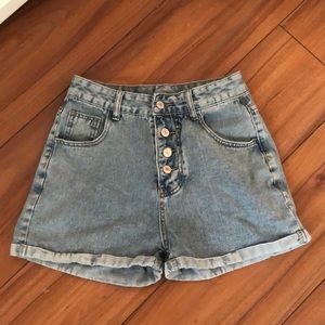 High-waisted mom shorts